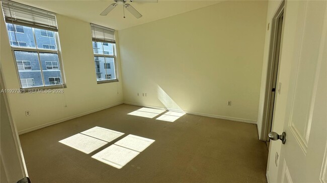 Building Photo - 2401 NE 65th St