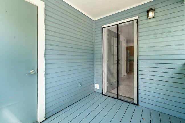 Building Photo - 1275 Crystal Way