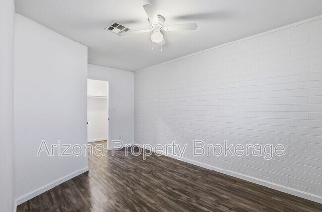 Building Photo - 4150 N 25th St