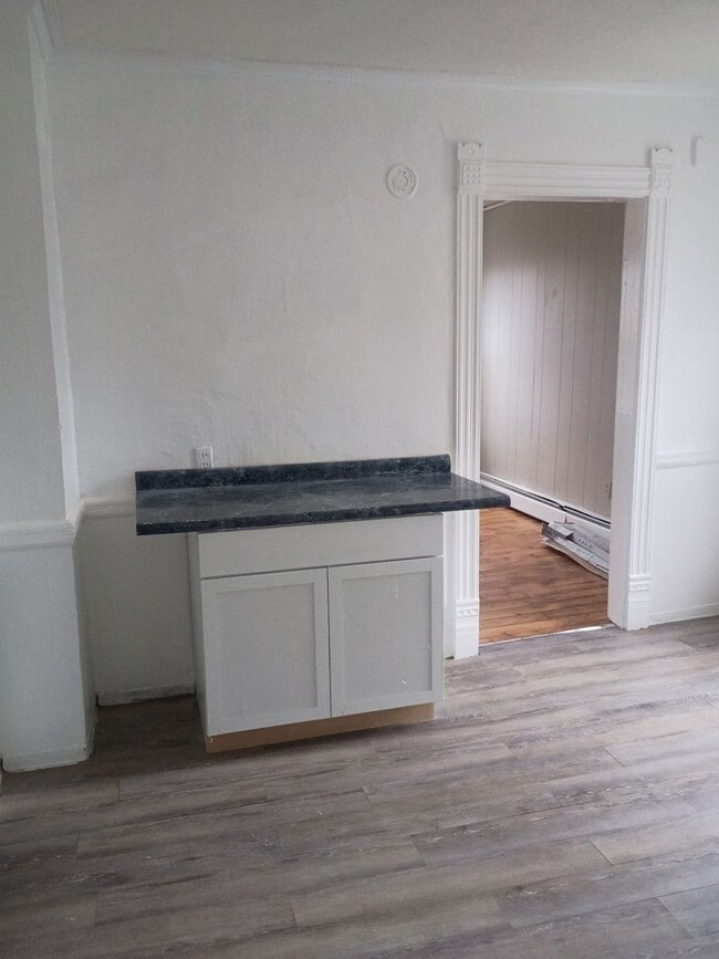 Building Photo - 501 Rowland St