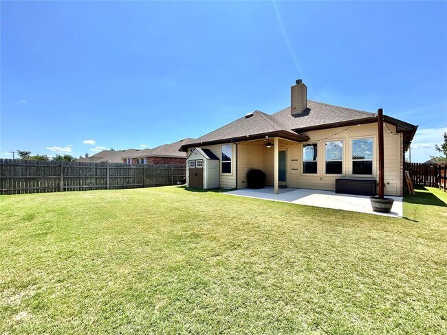 Building Photo - 7001 Etna Way
