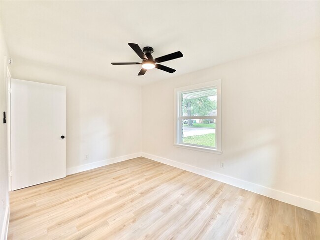 Building Photo - 9906 Bassoon Dr