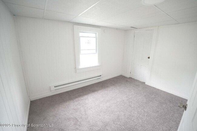 Building Photo - 1012 Clearview St