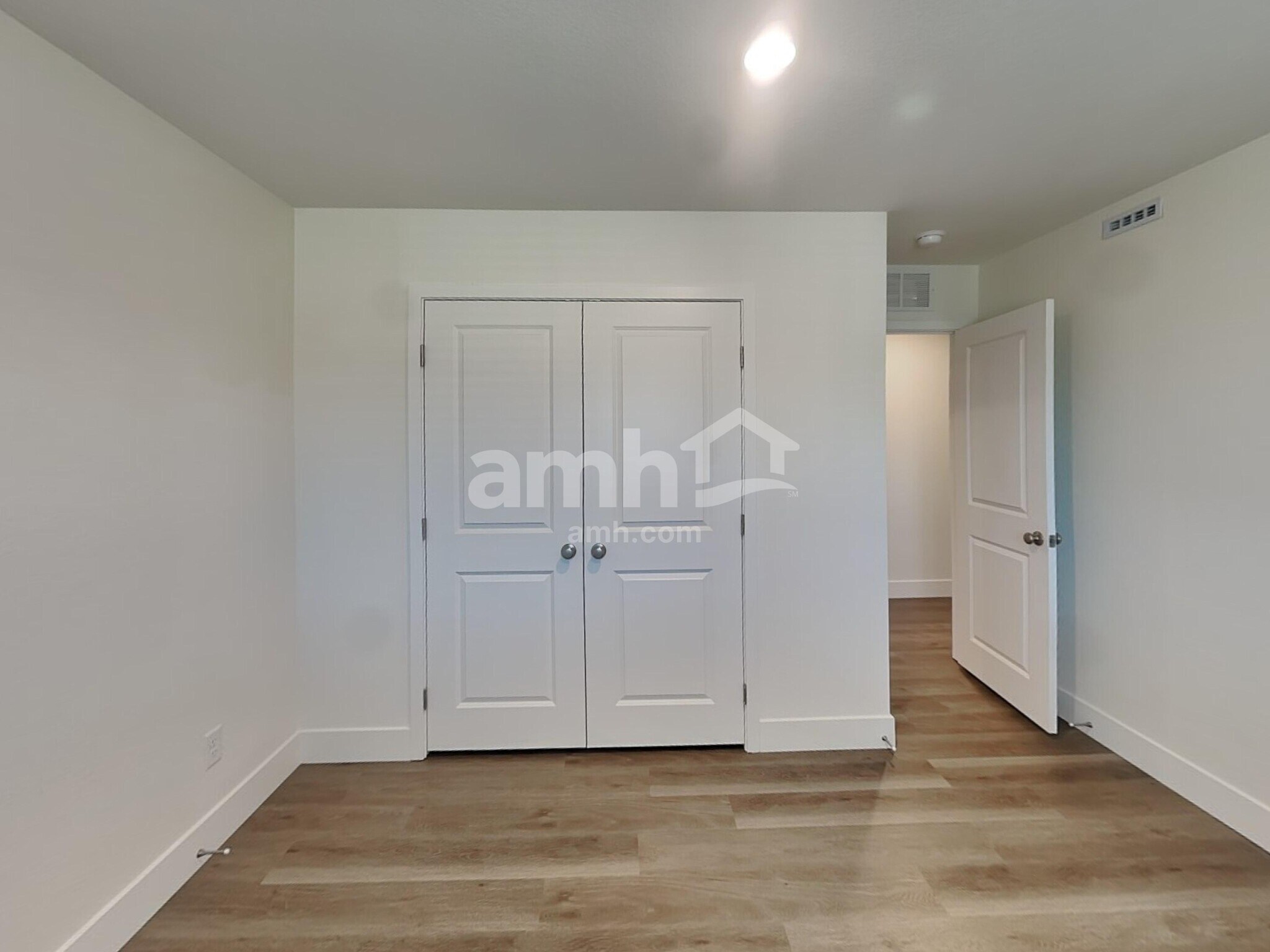 Building Photo - 8935 Dwarf Chin Ave