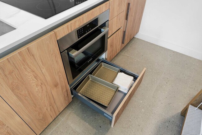 Building Photo - 11 NE 6th St