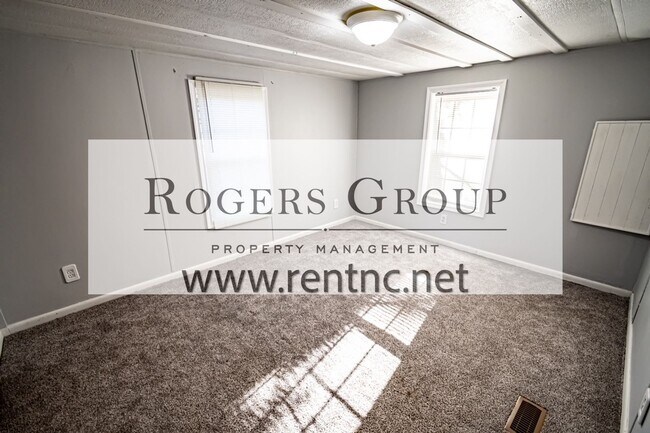 Building Photo - 543 W Green St