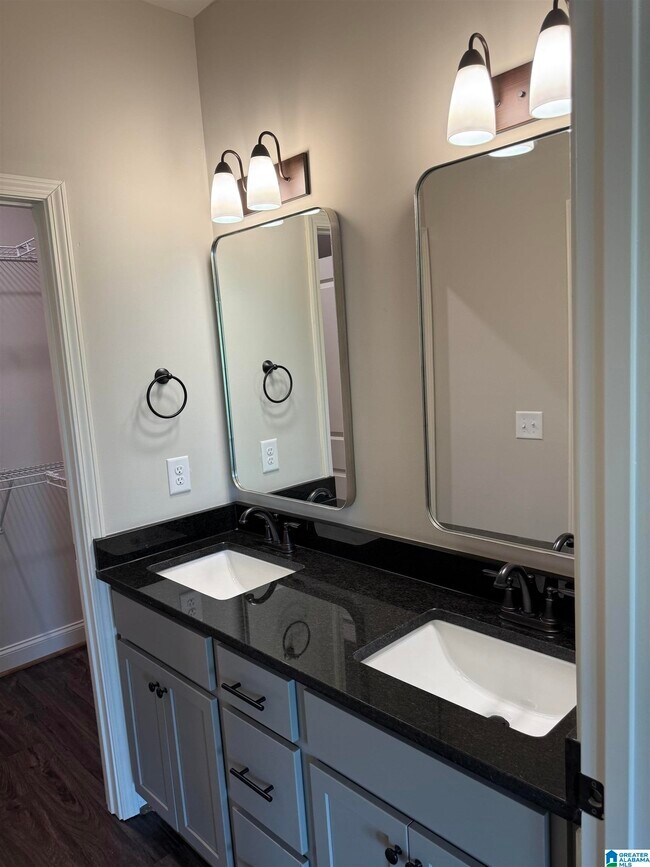 Building Photo - 4303 Lennox Ct