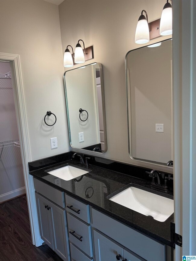 Building Photo - 4429 Lennox Pl