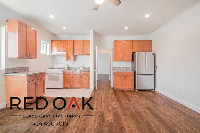 Building Photo - 1847 1/2 W Florence Ave