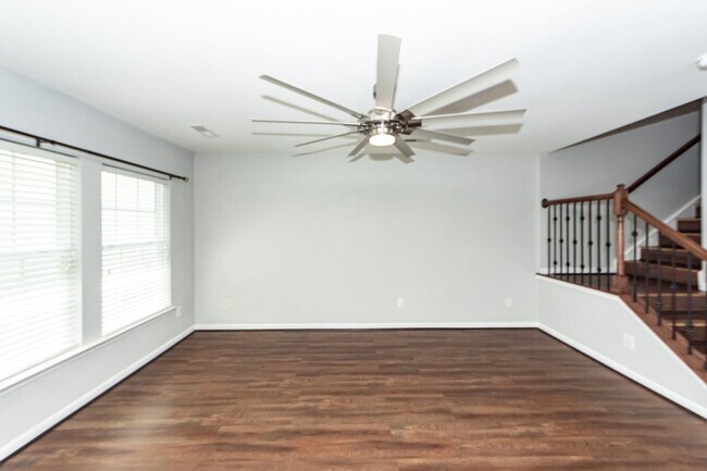 Building Photo - 5150 Trump St