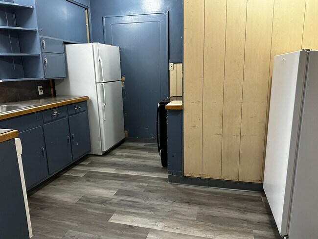 Building Photo - 1729 11th Ave