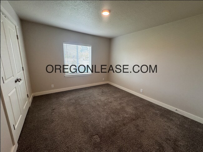 Building Photo - 1100 Q St