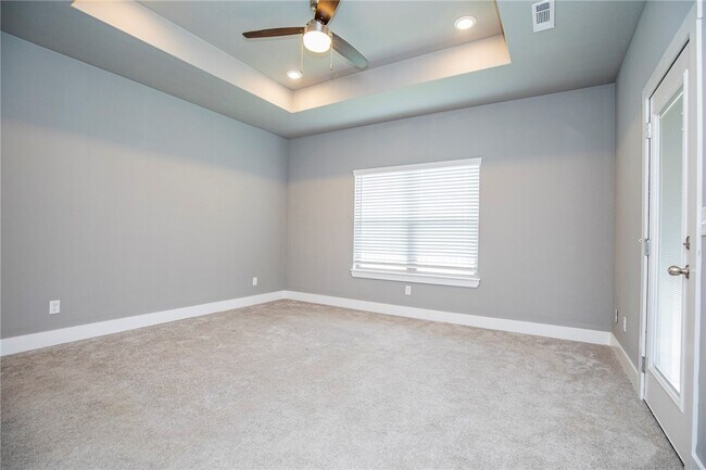 Building Photo - 2659 N Justin Dr