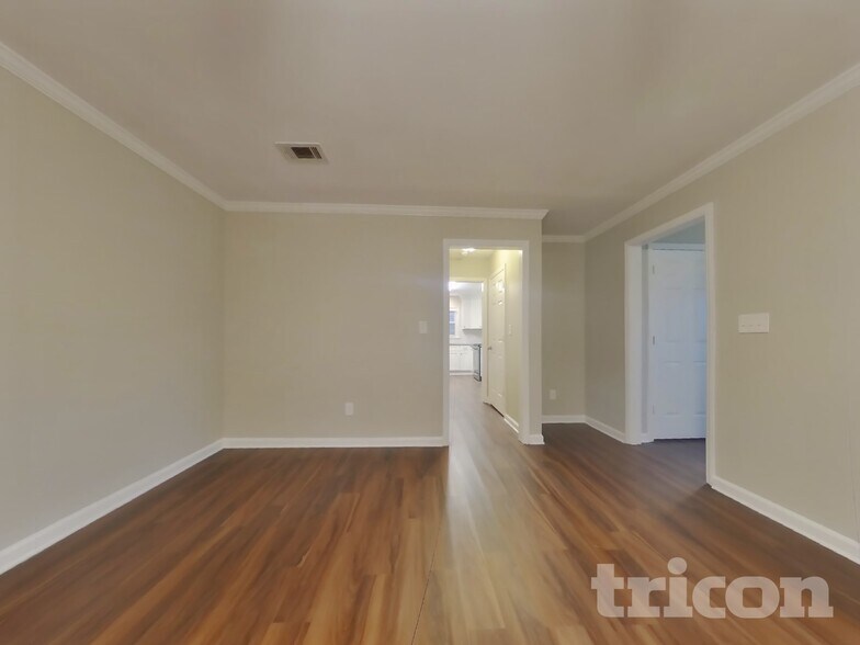 Building Photo - 162 Springwater Trce