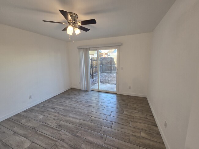 Building Photo - 4735 E Caballero St
