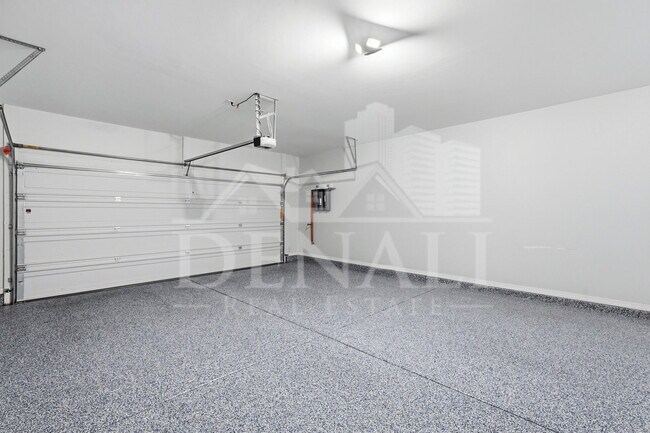 Building Photo - 4220 S Macy Cir