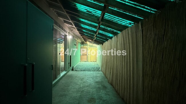 Building Photo - 2024-910MF