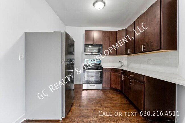 Building Photo - 1501 N Leamington Ave