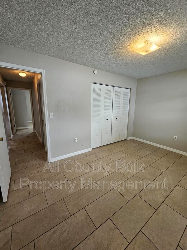 Building Photo - 5423 N Orange Ave