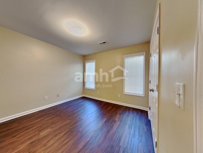 Building Photo - 832 Brookhannah Ct