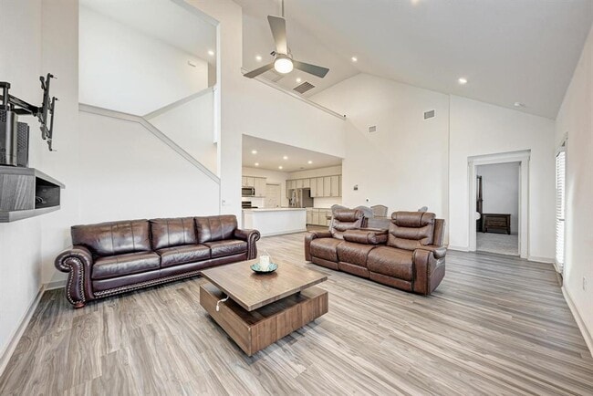 Building Photo - 7420 Peggie Nell Dr