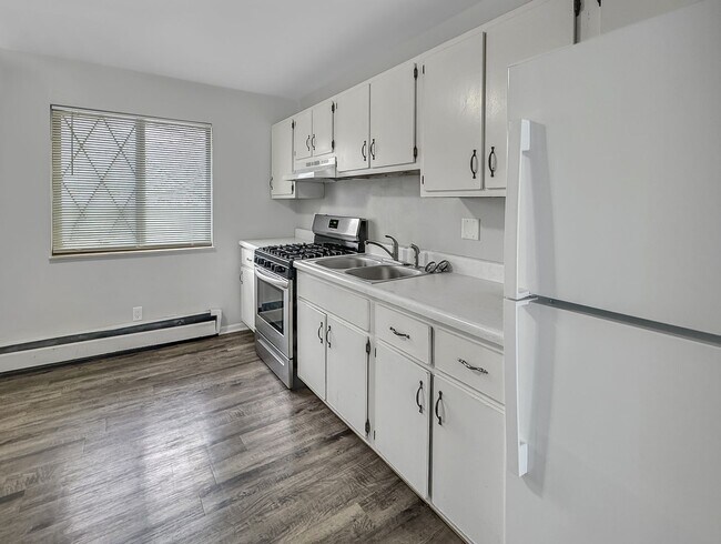 Building Photo - 1720 Porter St SW