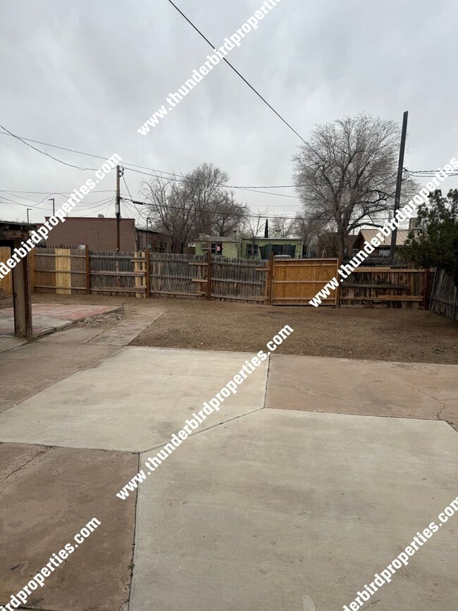 Building Photo - CNM/UNM Area