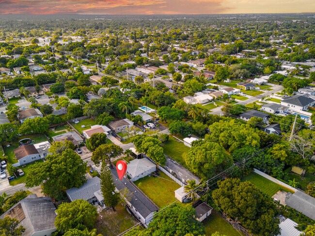 Building Photo - 1126 NW 4th Ave