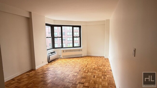Building Photo - 145 4th Ave