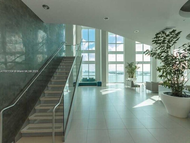 Building Photo - 1900 N Bayshore Dr