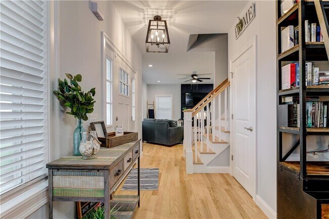 Building Photo - 142 Ferreira Ave