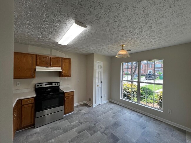 Building Photo - 3153 Kingswood Glen