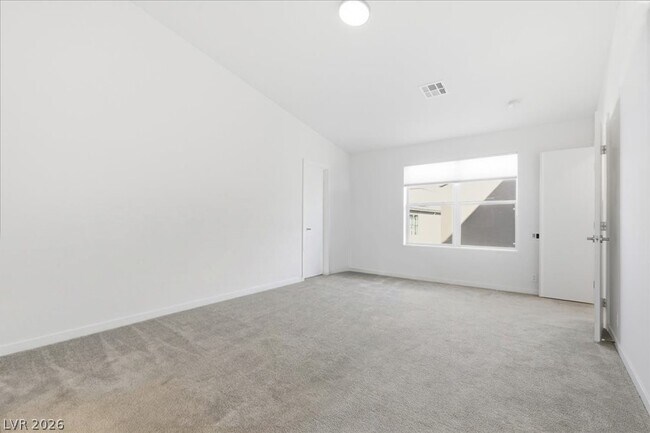 Building Photo - 250 Tower St