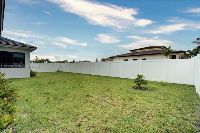 Building Photo - 4239 SW 176th Ave