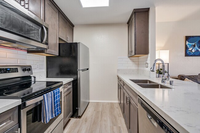 Building Photo - 4253 Central Ave