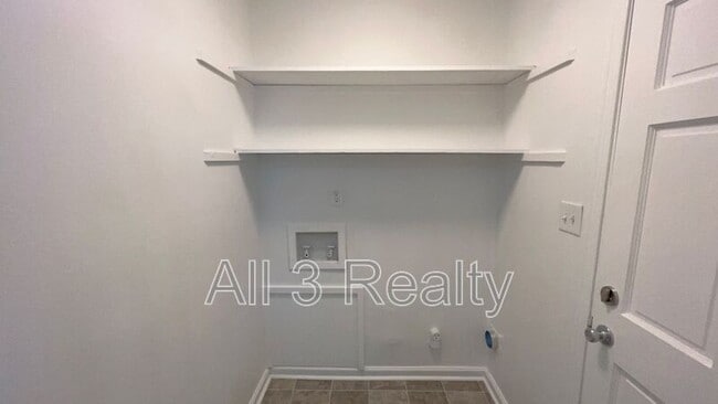 Building Photo - 418 Stroll Dr