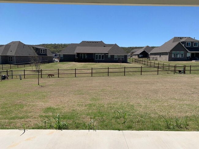 Building Photo - Beautiful home tucked in the rolling woode...