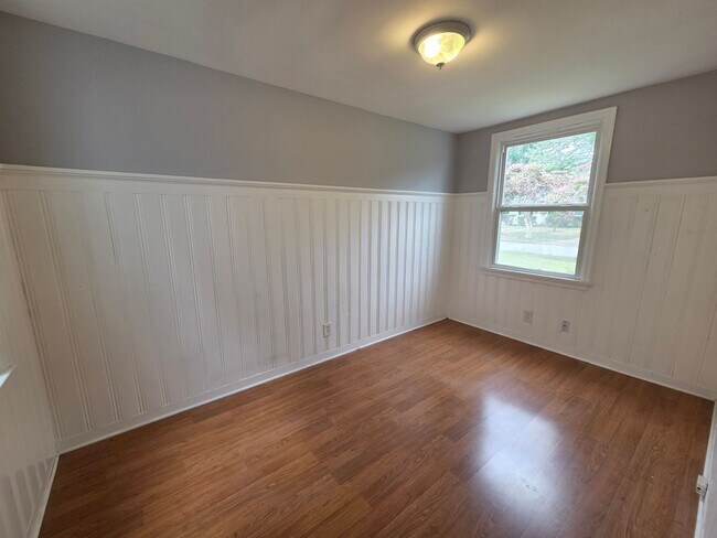 Building Photo - SUBURBAN ACRES