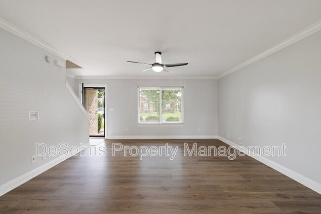 Building Photo - 873 Maricopa Dr