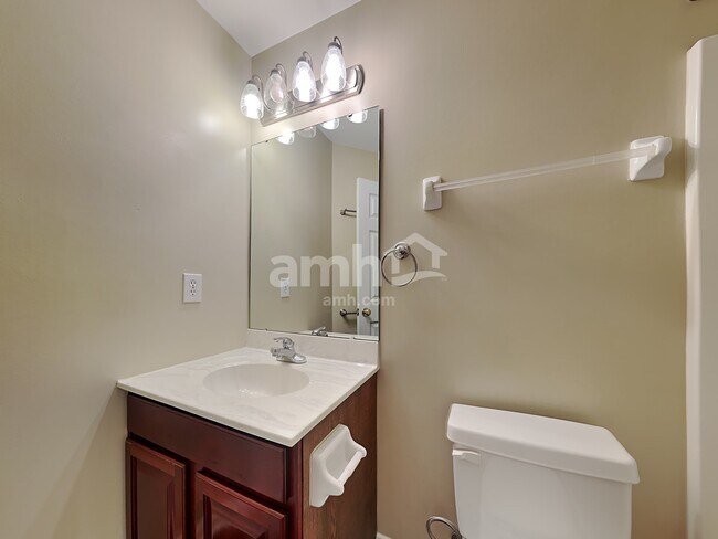 Building Photo - 1081 Riverwalk Court