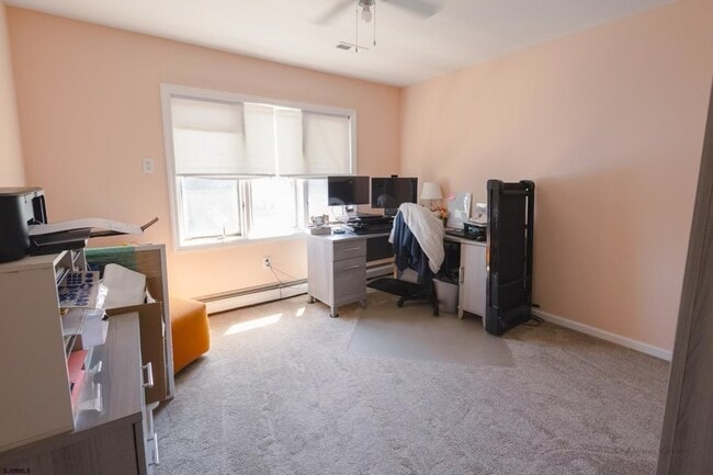 Building Photo - 5143 Venice Ave