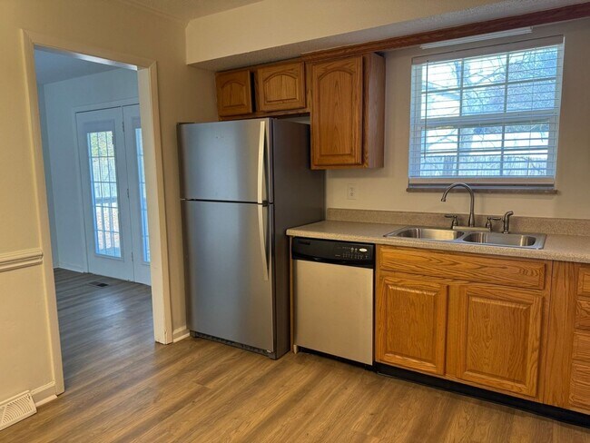 Building Photo - ** Beautiful 4 bedroom House in Farragut Area **