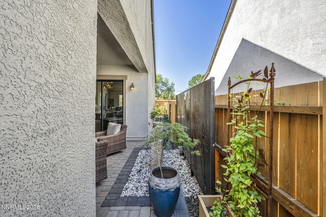 Building Photo - 2958 Saddle Peak Dr