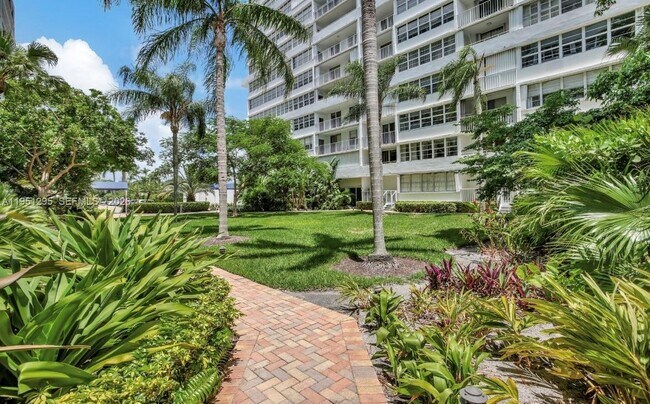 Building Photo - 1170 N Federal Hwy