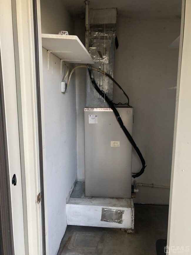 Building Photo - 1019 Ravens Crest Dr