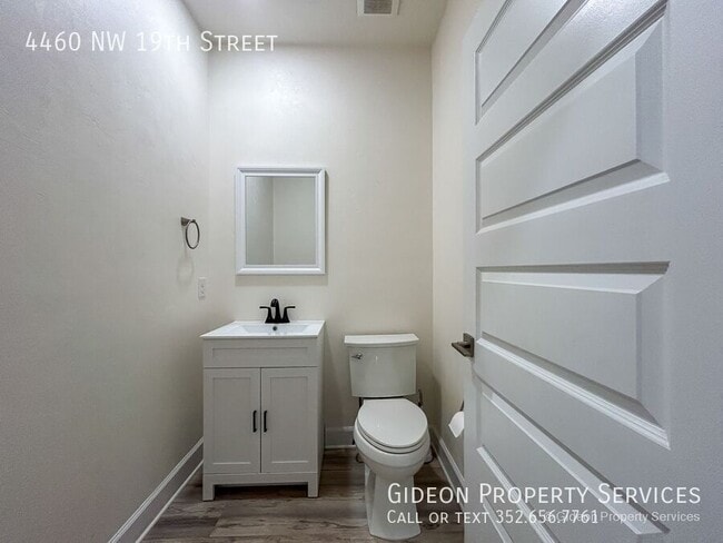 Building Photo - 4460 NW 19th St