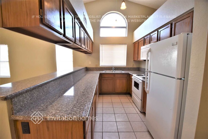 Building Photo - 9260 W Yucca St
