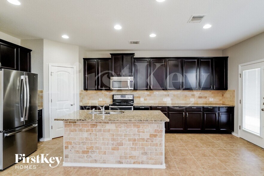 Building Photo - 10443 Bulwark Peak