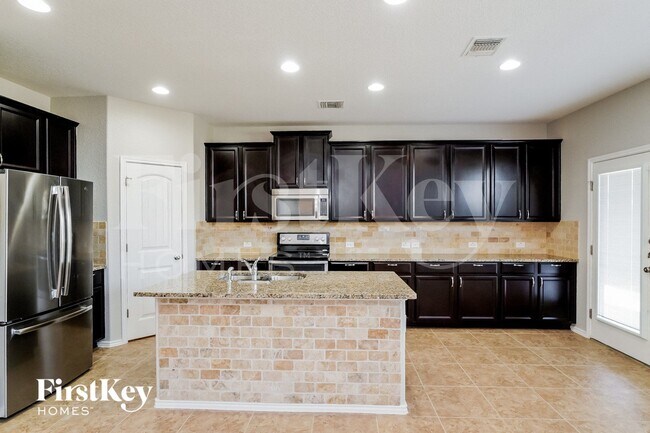 Building Photo - 10443 Bulwark Peak