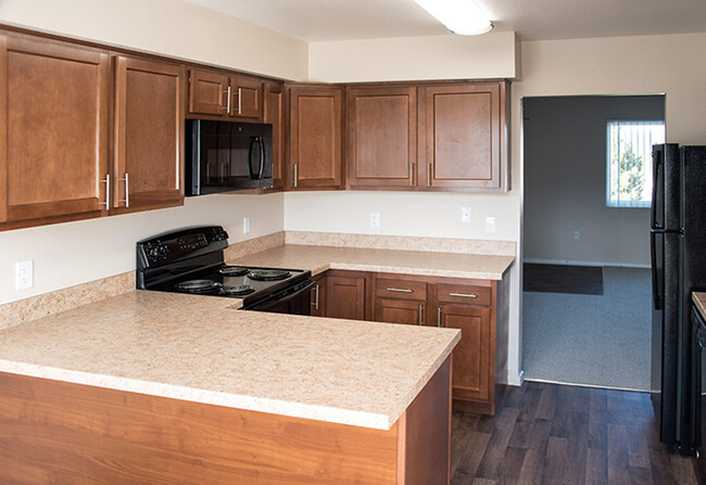 Building Photo - 1550 Mt Lincoln Dr E
